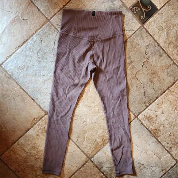 Athleta X Alicia Keys Elation Ribbed Tight In Taupe. Size S. EUC.#988849 - Picture 4 of 6